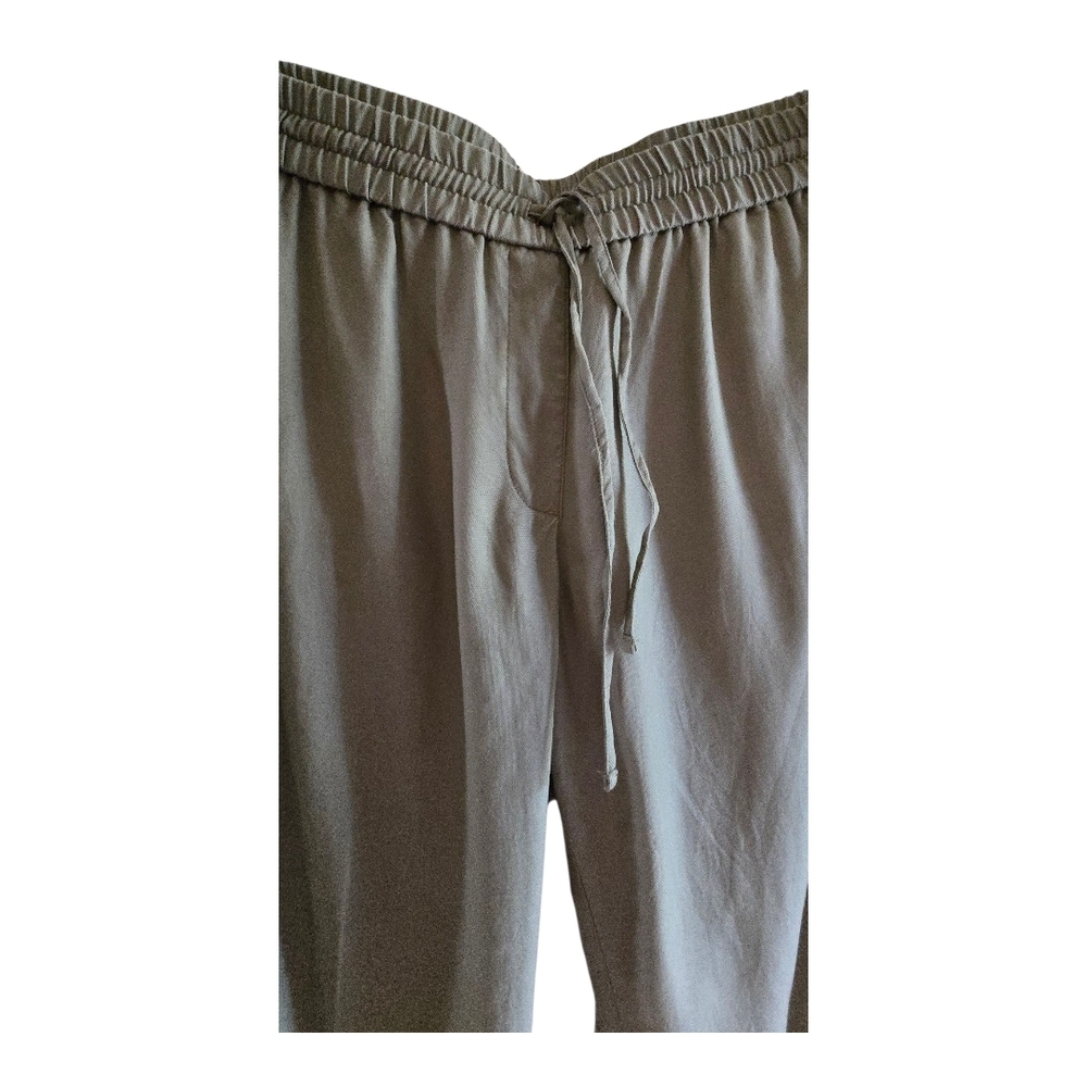 Talbots Green Capris Relaxed Fit Elastic Waist - Picture 2 of 6